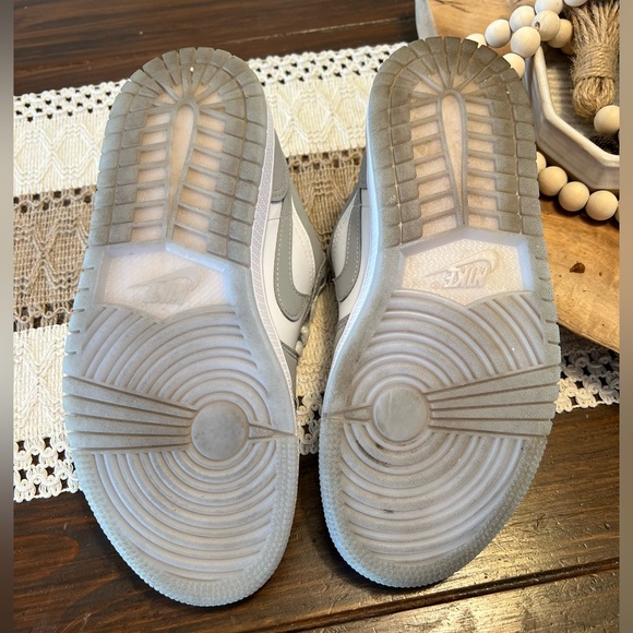 Women’s Air Jordan 1 Low 5.5 - Picture 6 of 6